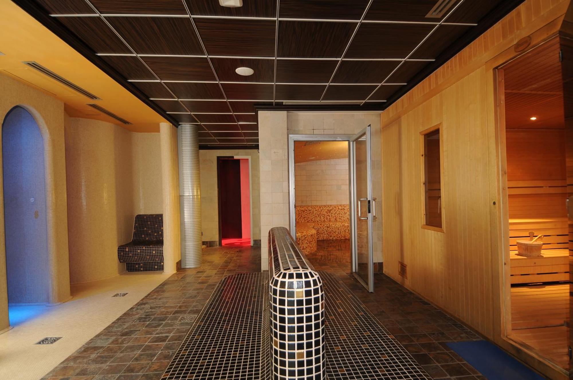 Hotel Petrarca Terme มอนเตกรอตโต แตร์เม ภายนอก รูปภาพ