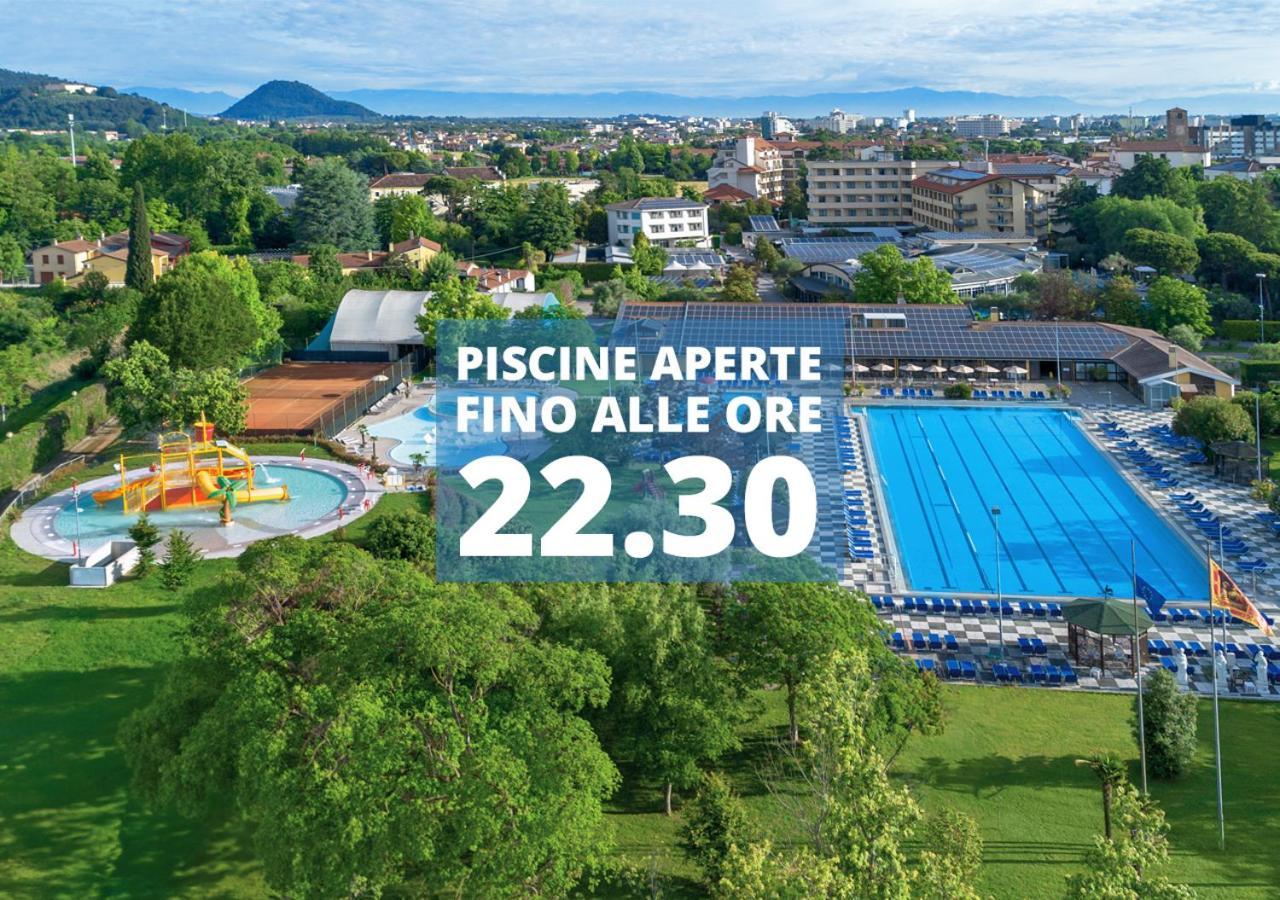 Hotel Petrarca Terme มอนเตกรอตโต แตร์เม ภายนอก รูปภาพ