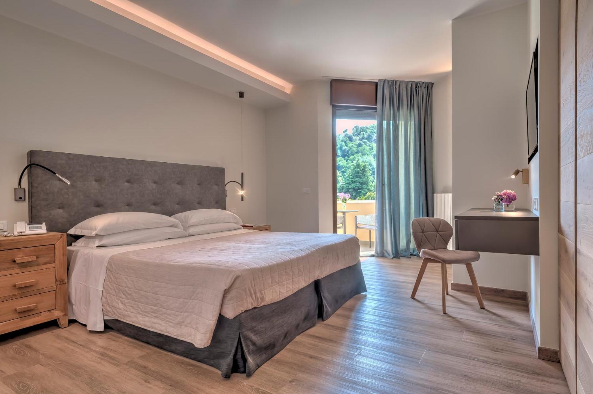 Hotel Petrarca Terme มอนเตกรอตโต แตร์เม ภายนอก รูปภาพ