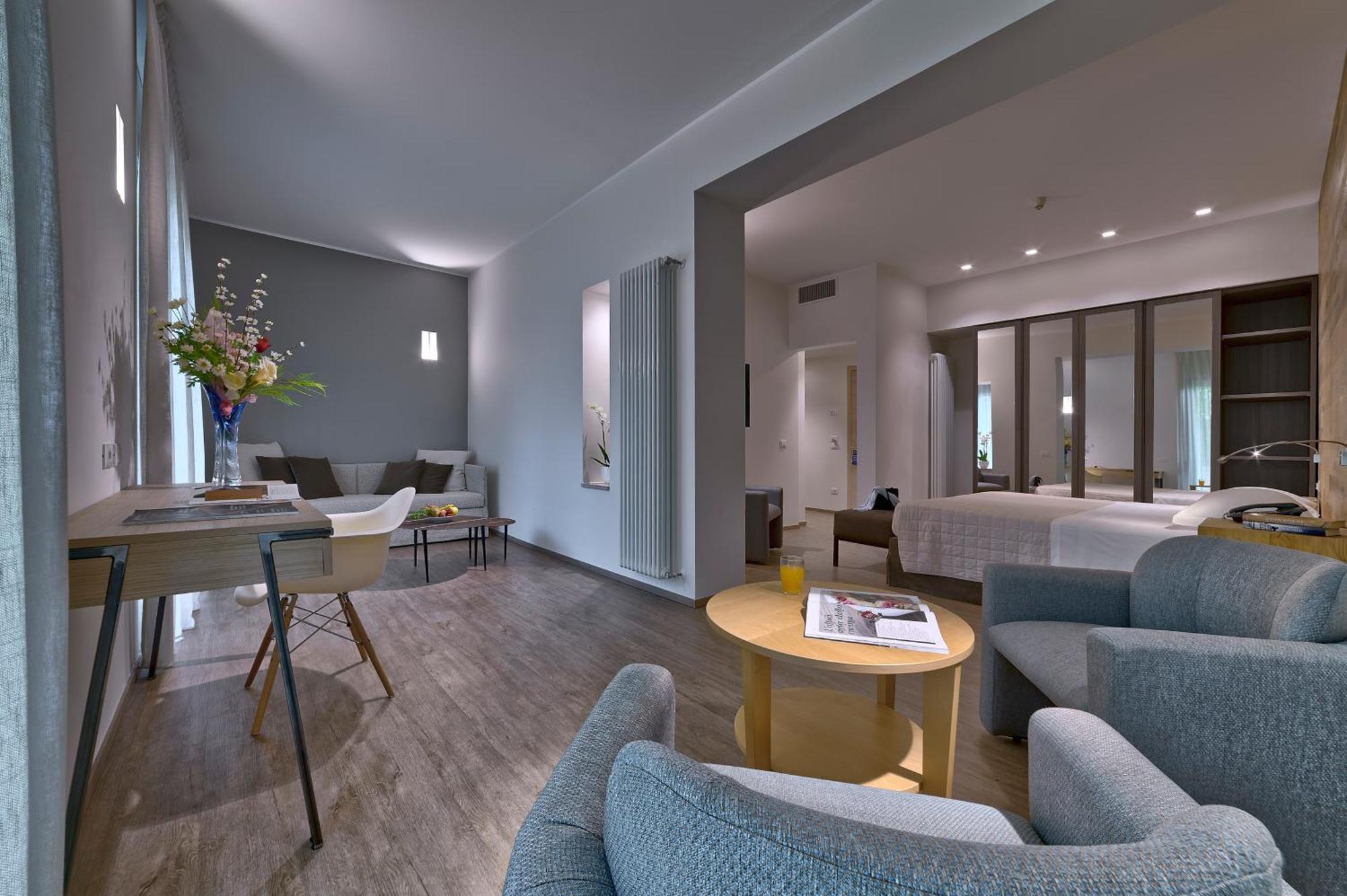 Hotel Petrarca Terme มอนเตกรอตโต แตร์เม ภายนอก รูปภาพ