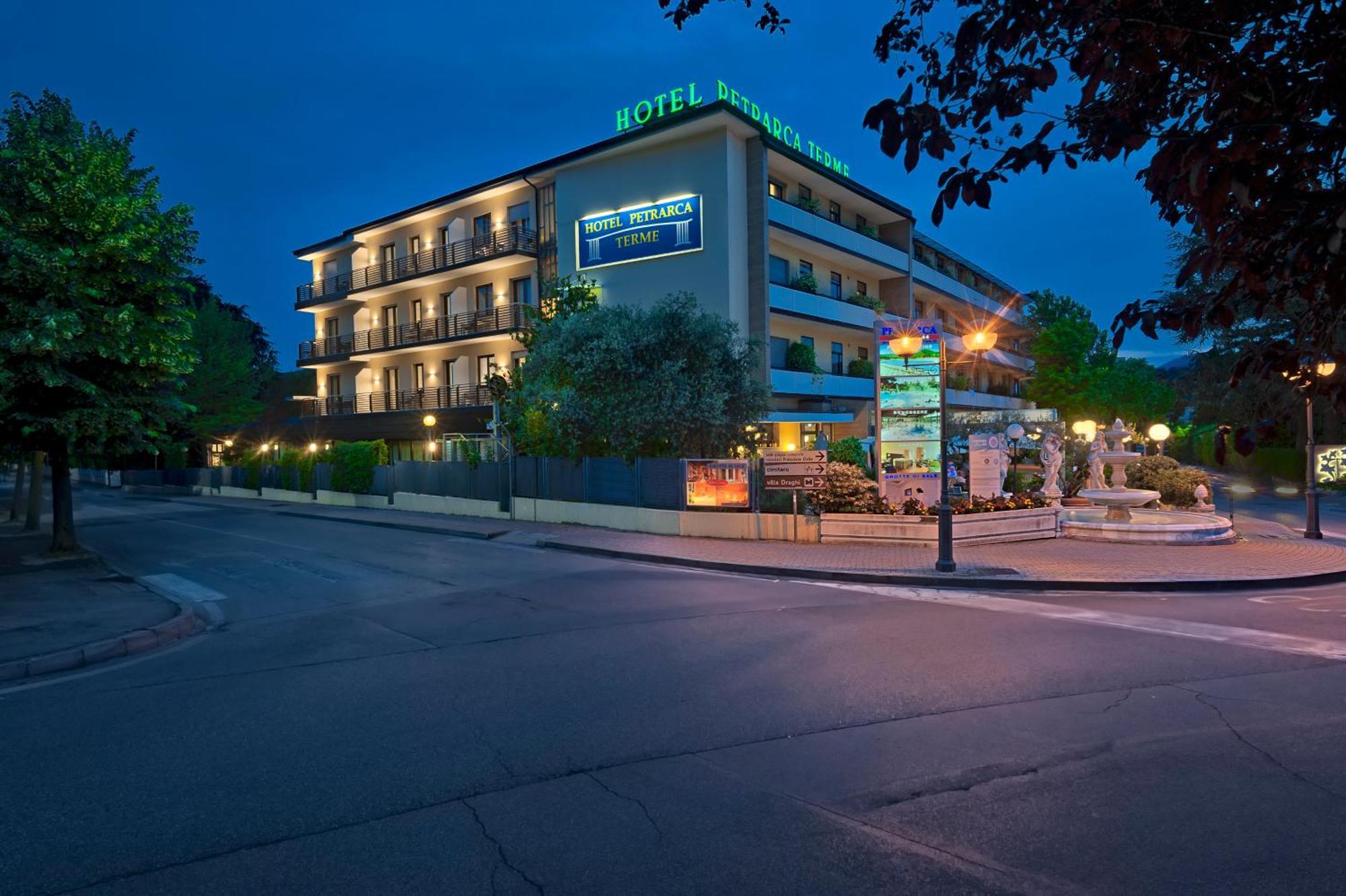 Hotel Petrarca Terme มอนเตกรอตโต แตร์เม ภายนอก รูปภาพ