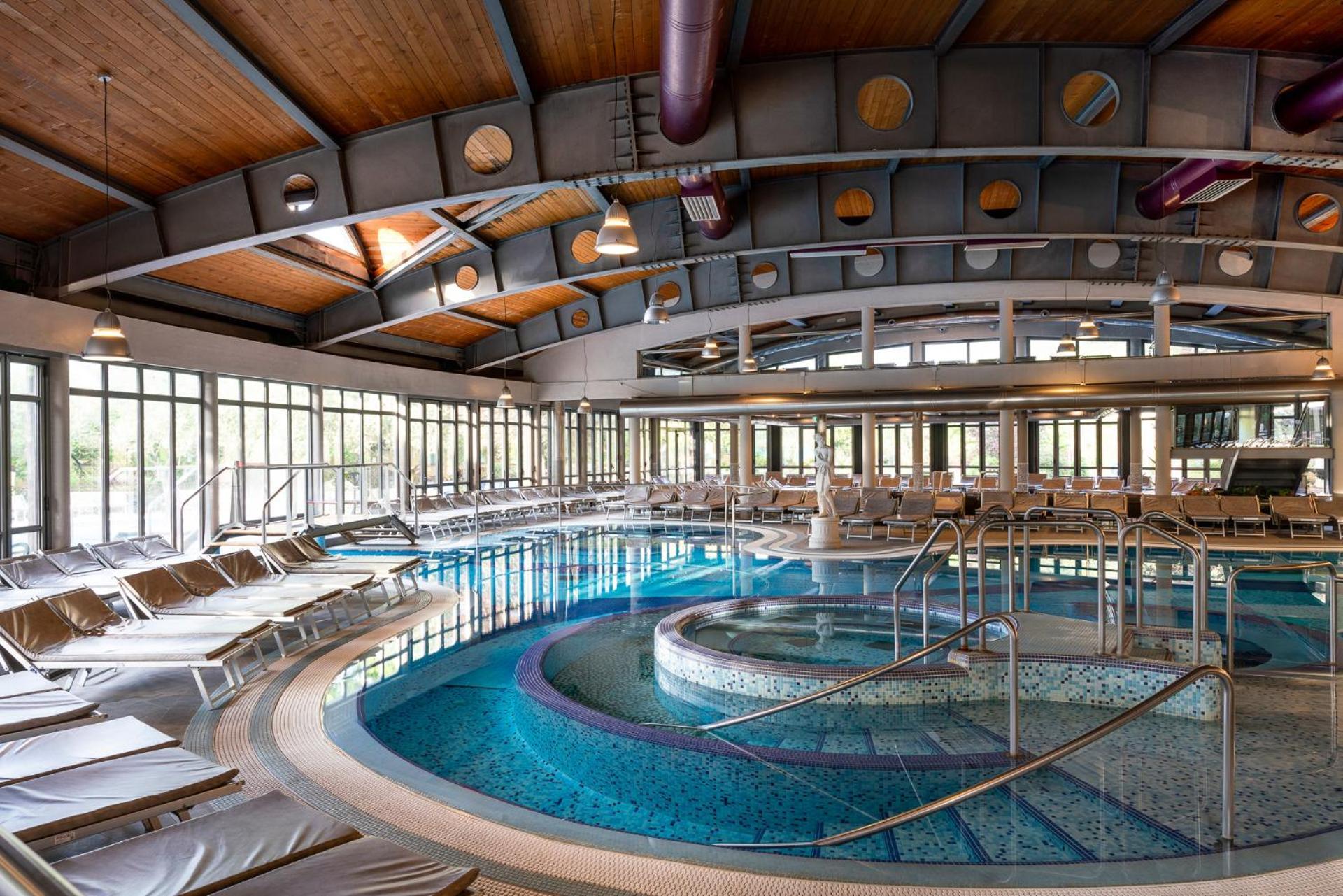 Hotel Petrarca Terme มอนเตกรอตโต แตร์เม ภายนอก รูปภาพ