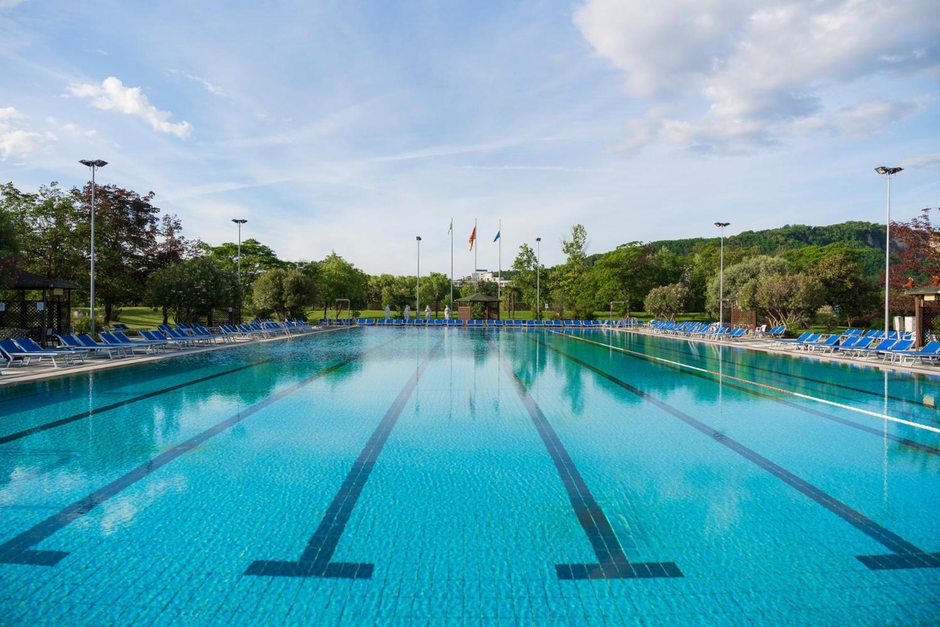 Hotel Petrarca Terme มอนเตกรอตโต แตร์เม ภายนอก รูปภาพ