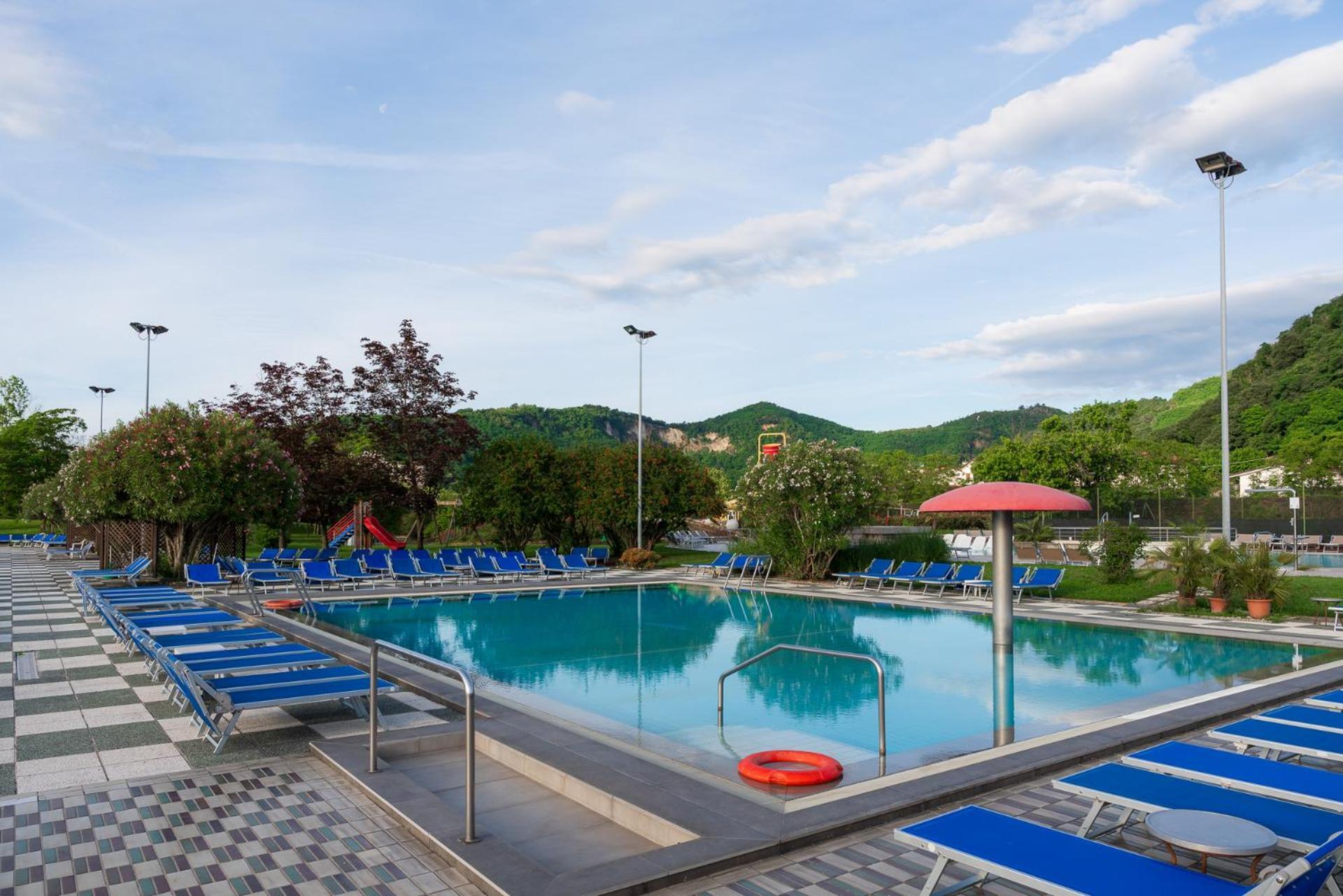 Hotel Petrarca Terme มอนเตกรอตโต แตร์เม ภายนอก รูปภาพ