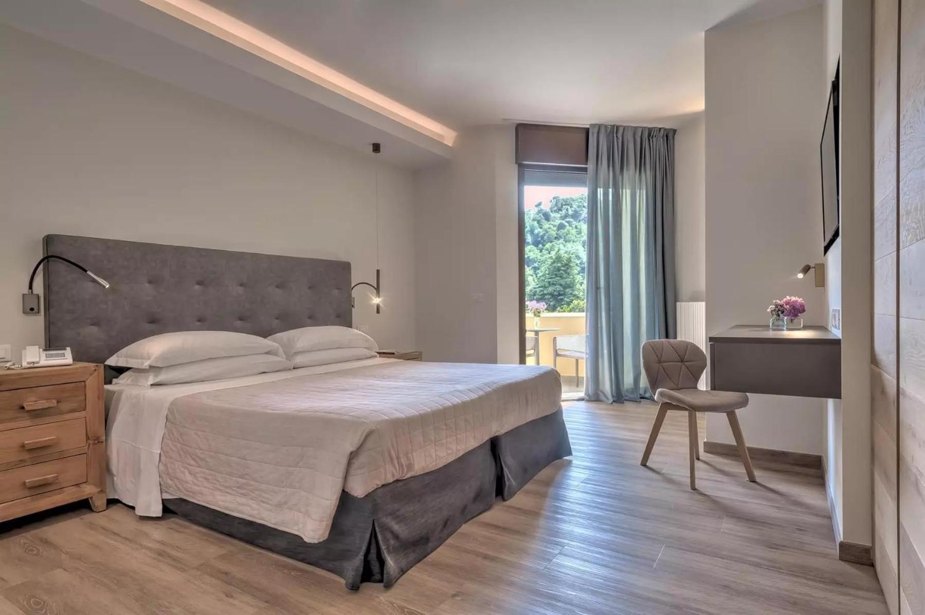 Hotel Petrarca Terme มอนเตกรอตโต แตร์เม ภายนอก รูปภาพ