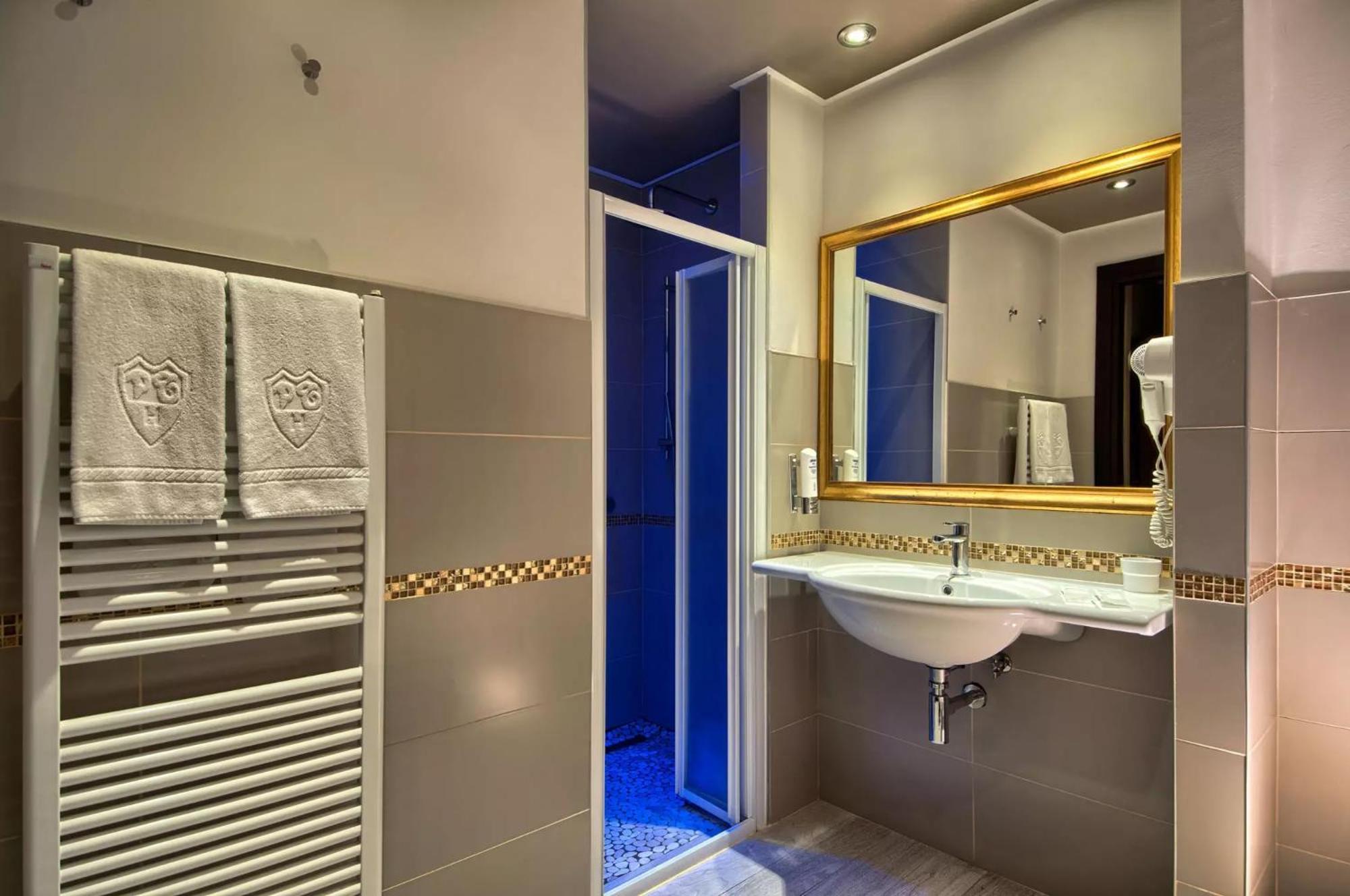 Hotel Petrarca Terme มอนเตกรอตโต แตร์เม ภายนอก รูปภาพ