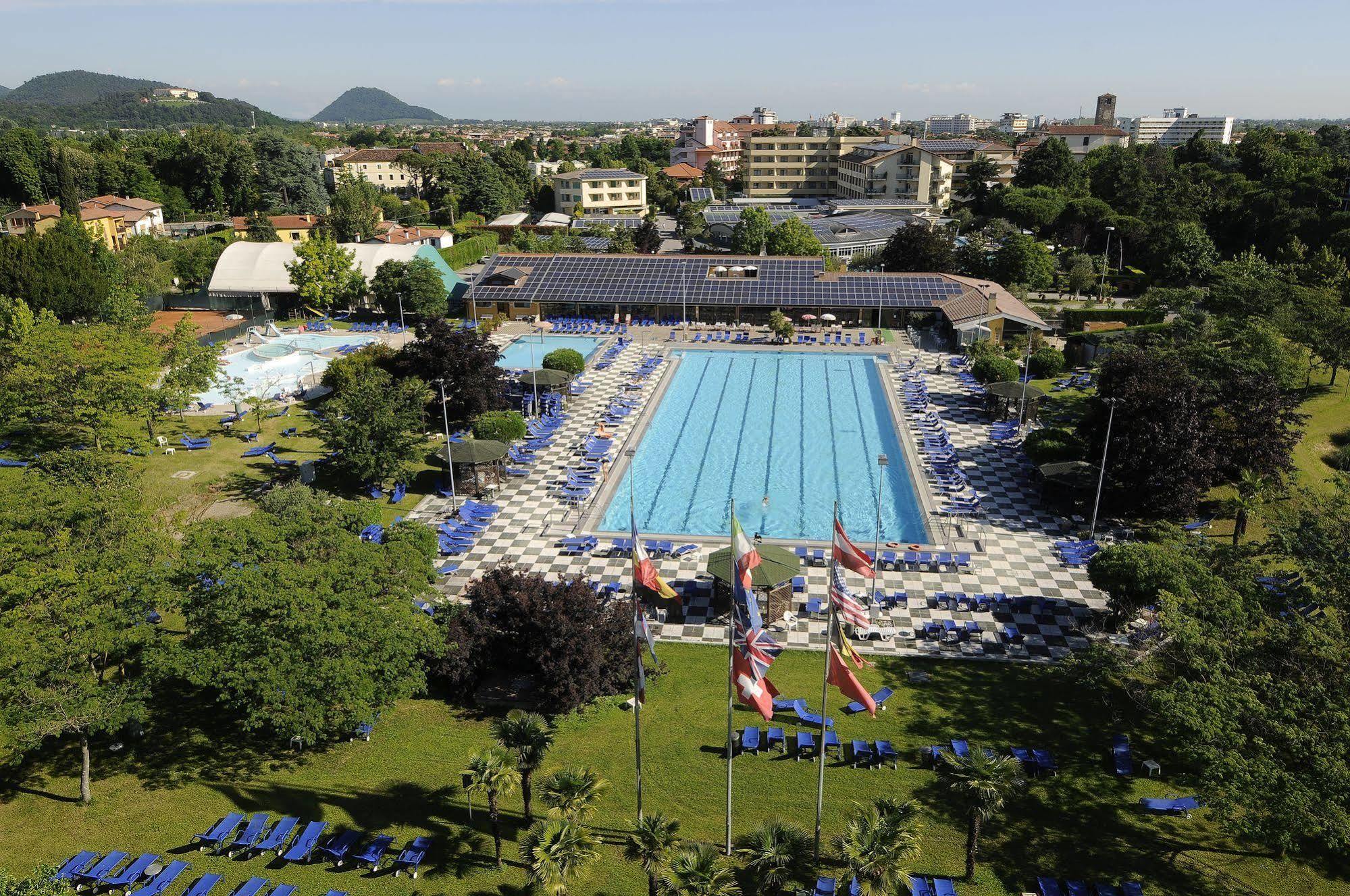 Hotel Petrarca Terme มอนเตกรอตโต แตร์เม ภายนอก รูปภาพ
